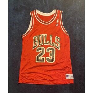 Vintage Michael Jordan #23 Red Chicago Bulls Champion NBA Jersey Size 44 1990's